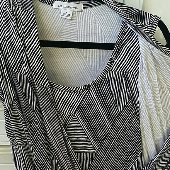 Liz Clairbone Black and White blouse. Sz M - Picture 4 of 5